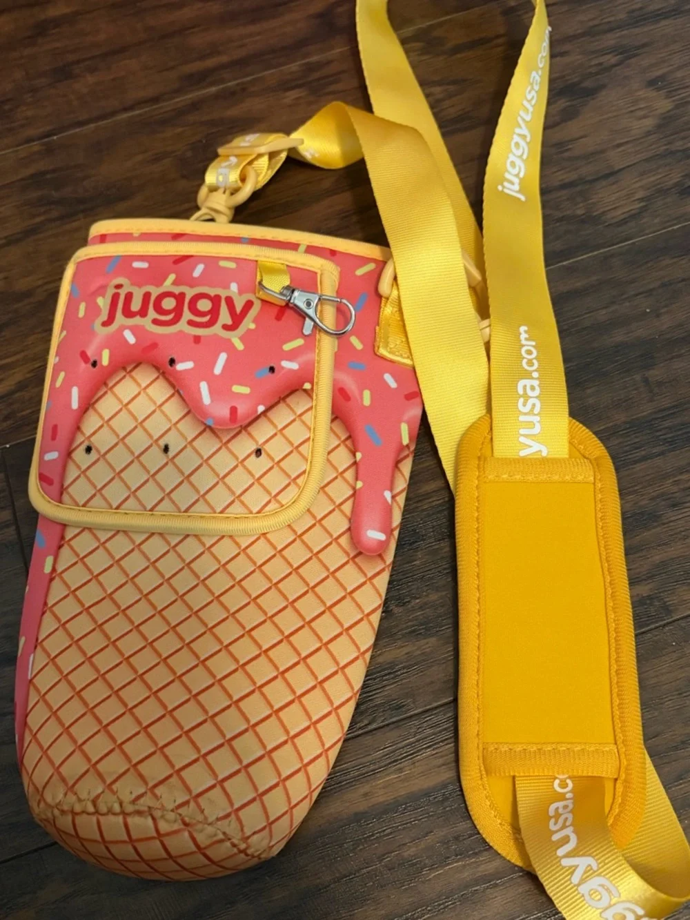 Juggy Ice Cream Cone Crossbody Bag - Yellow & Pink - Picture 1 of 6